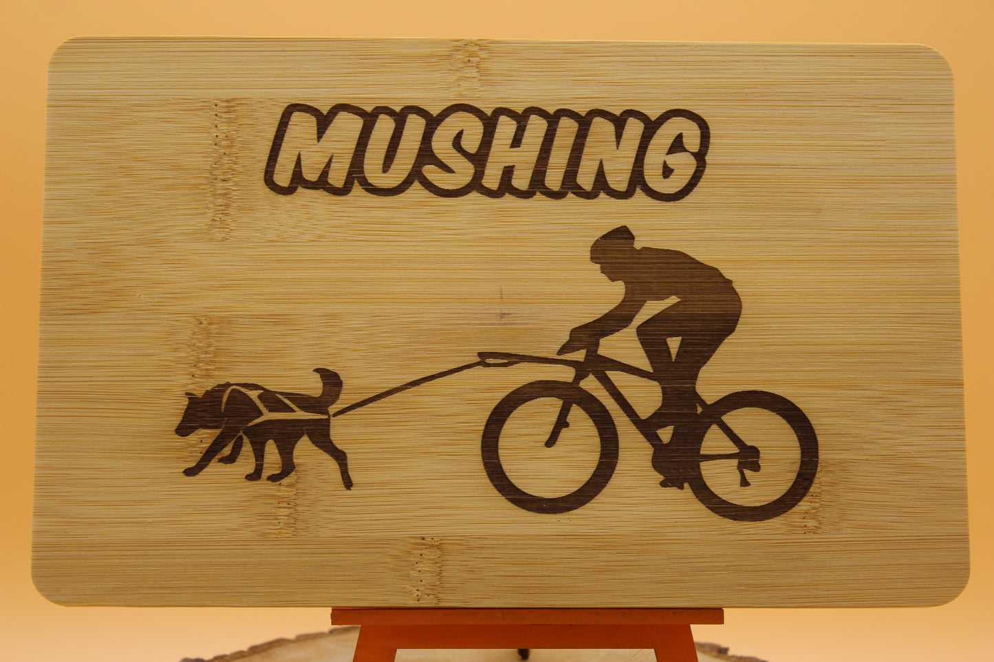Frühstücksbrett Zughundesport – Mushing & Mountainbike Motiv