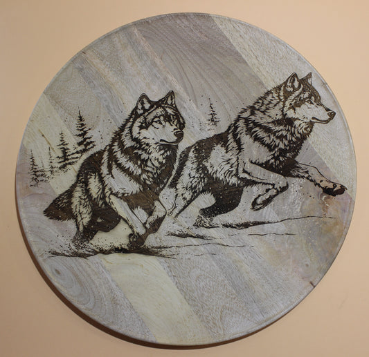 Rundes Servierbrett & Deko-Brett aus Mangoholz mit Wolf-Motiv