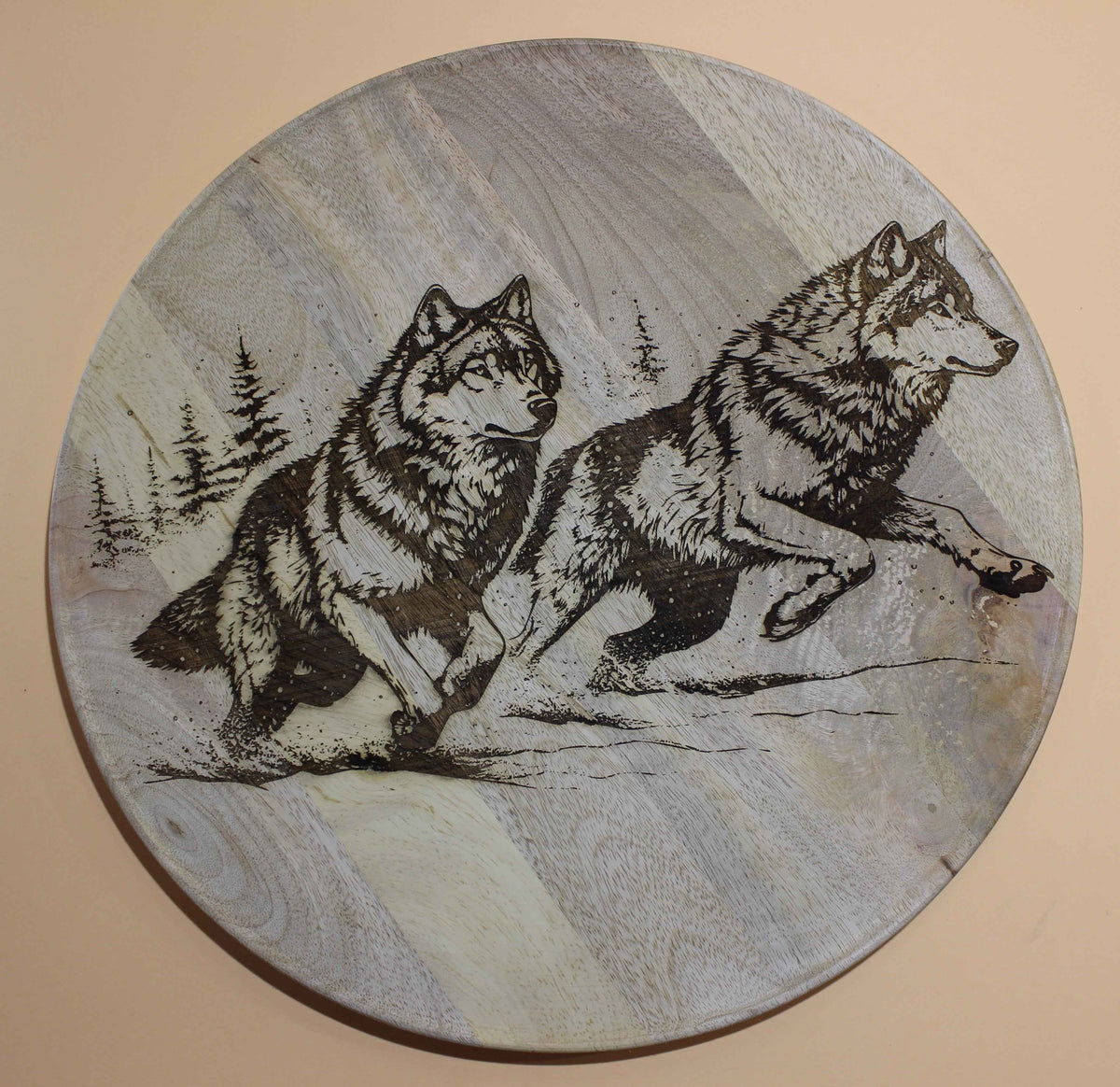 Rundes Servierbrett Deko Brett aus Mangoholz mit Wolf Motiv