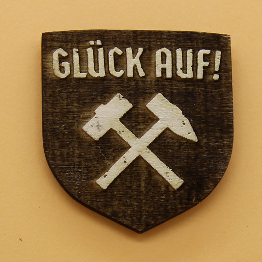 Lasergeschnittener und graviert Holz Magnetpin Bergbau Helm mit Hammer und Schlegel Tradition für deine Magnetwand